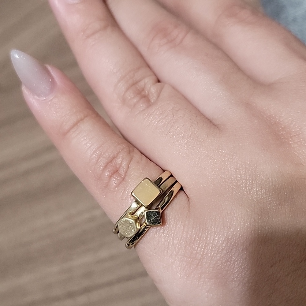 Gold Tone Ring Bundle - Picture 4 of 4
